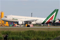Gabriele Fontana - Tuscan Aviation. Click to see full size photo