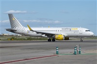 �Vicente Aguil�. Click to see full size photo