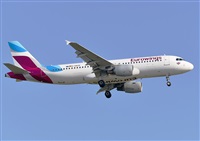 Adolfmalet-Spotters Barcelona-El Prat. Click to see full size photo