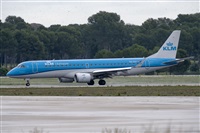 �Vicente Aguil�. Click to see full size photo