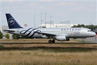 Rubn Gil - Noisy Spotters. Click to see full size photo
