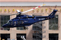 �Manuel Fernandez. Click to see full size photo