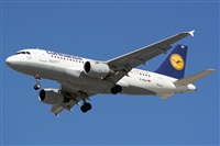 Adolfmalet-Spotters Barcelona-El Prat. Click to see full size photo