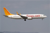 Jordi Rull Dalmau.Spotters BCN-El Prat. Click to see full size photo