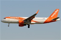 Gabriele Fontana - Tuscan Aviation. Click to see full size photo