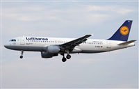 Adolfmalet-Spotters Barcelona-El Prat. Click to see full size photo