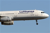 Adolfmalet-Spotters Barcelona-El Prat. Click to see full size photo