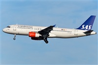 Adolfmalet-Spotters Barcelona-El Prat. Click to see full size photo