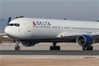 Adolfmalet-Spotters Barcelona-El Prat. Click to see full size photo