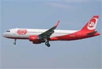 Adolfmalet-Spotters Barcelona-El Prat. Click to see full size photo