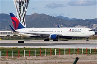 Adolfmalet-Spotters Barcelona-El Prat. Click to see full size photo