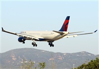 Adolfmalet-Spotters Barcelona-El Prat. Click to see full size photo