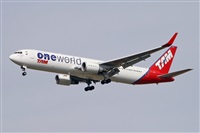 Jordi Rull Dalmau.Spotters BCN-El Prat. Click to see full size photo