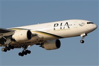 Adolfmalet-Spotters Barcelona-El Prat. Click to see full size photo