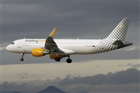 Jordi Rull Dalmau.Spotters BCN-El Prat. Click to see full size photo