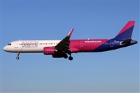 �Oscar Mart�nez spotter Barcelona el Prat. Click to see full size photo