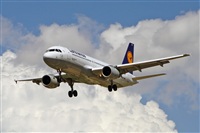 Jordi Rull Dalmau.Spotters BCN-El Prat. Click to see full size photo