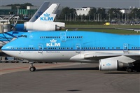 Rubn Gil - Noisy Spotters. Click to see full size photo