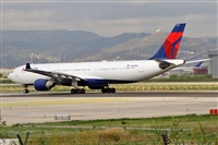 Jordi Rull Dalmau.Spotters BCN-El Prat. Click to see full size photo
