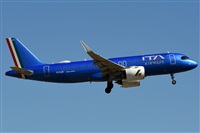 �Oscar Mart�nez spotter Barcelona el Prat. Click to see full size photo