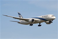 Jordi Rull Dalmau.Spotters BCN-El Prat. Click to see full size photo