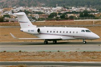 �Manuel Fernandez. Click to see full size photo