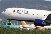 Jorge Medina - Spotters Barcelona - El Prat. Click to see full size photo