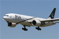 Adolfmalet-Spotters Barcelona-El Prat. Click to see full size photo