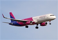 Jordi Rull Dalmau.Spotters BCN-El Prat. Click to see full size photo