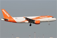 Gabriele Fontana - Tuscan Aviation. Click to see full size photo
