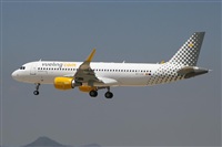 Jordi Rull Dalmau.Spotters BCN-El Prat. Click to see full size photo