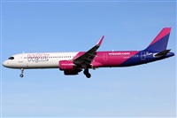 �Oscar Mart�nez spotter Barcelona el Prat. Click to see full size photo