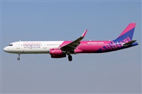 �Oscar Mart�nez spotter Barcelona el Prat. Click to see full size photo