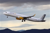 Jordi Rull Dalmau.Spotters BCN-El Prat. Click to see full size photo