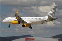 Jordi Rull Dalmau.Spotters BCN-El Prat. Click to see full size photo