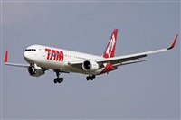 Jordi Rull Dalmau.Spotters BCN-El Prat. Click to see full size photo