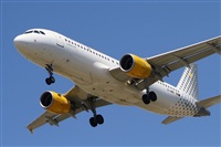 Jordi Rull Dalmau.Spotters BCN-El Prat. Click to see full size photo