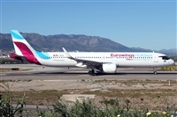 �Manuel Fernandez. Click to see full size photo