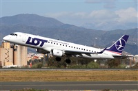 �Manuel Fernandez. Click to see full size photo