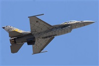 R Alejandro Zrate Gtz. Click to see full size photo