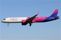 �Oscar Mart�nez spotter Barcelona el Prat. Click to see full size photo