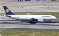 Adolfmalet-Spotters Barcelona-El Prat. Click to see full size photo