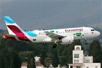 �Manuel Fernandez. Click to see full size photo