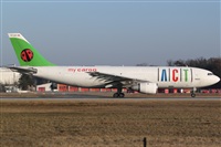 Miguel Alia - Noisy Spotters. Click to see full size photo