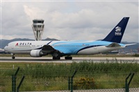 Rodrigo Carvalho - Noisy Spotters. Click to see full size photo