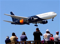 Pere  Escala - Spotters Barcelona-El Prat. Click to see full size photo