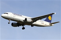 Adolfmalet-Spotters Barcelona-El Prat. Click to see full size photo