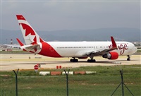 Jordi Rull Dalmau.Spotters BCN-El Prat. Click to see full size photo