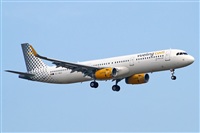 Jordi Rull Dalmau.Spotters BCN-El Prat. Click to see full size photo
