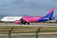 �Oscar Mart�nez spotter Barcelona el Prat. Click to see full size photo